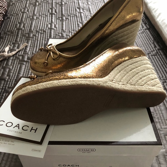 Coach NWT Ireland Bronze Wedges Shoes with Box. - Picture 3 of 5